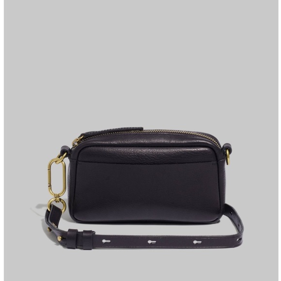 Madewell Handbags - Madewell the Leather Carabiner Mini Crossbody
